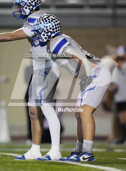 Thumbnail 1 in Calallen vs La Vernia (UIL 4A D1 Football Regional) photogallery.