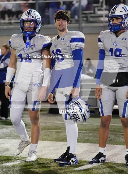 Thumbnail 2 in Calallen vs La Vernia (UIL 4A D1 Football Regional) photogallery.