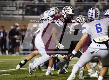 Thumbnail 2 in Calallen vs La Vernia (UIL 4A D1 Football Regional) photogallery.