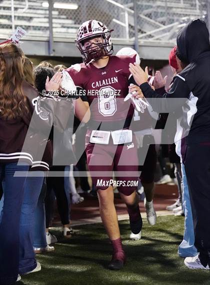 Thumbnail 2 in Calallen vs La Vernia (UIL 4A D1 Football Regional) photogallery.