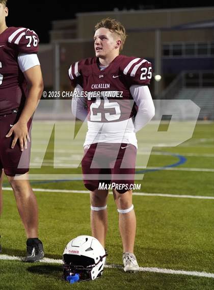 Thumbnail 3 in Calallen vs La Vernia (UIL 4A D1 Football Regional) photogallery.