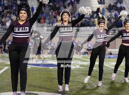 Thumbnail 2 in Calallen vs La Vernia (UIL 4A D1 Football Regional) photogallery.
