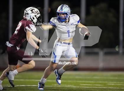 Thumbnail 2 in Calallen vs La Vernia (UIL 4A D1 Football Regional) photogallery.