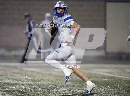 Thumbnail 2 in Calallen vs La Vernia (UIL 4A D1 Football Regional) photogallery.