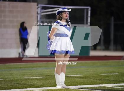 Thumbnail 1 in Calallen vs La Vernia (UIL 4A D1 Football Regional) photogallery.