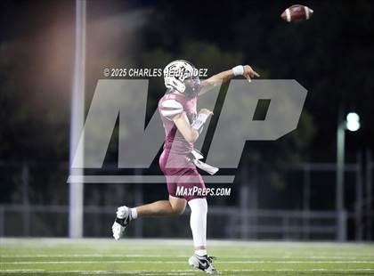 Thumbnail 1 in Calallen vs La Vernia (UIL 4A D1 Football Regional) photogallery.
