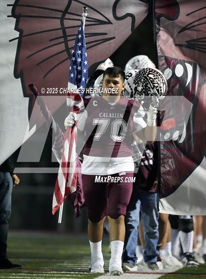 Thumbnail 1 in Calallen vs La Vernia (UIL 4A D1 Football Regional) photogallery.