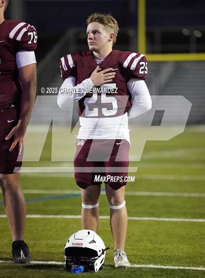 Thumbnail 1 in Calallen vs La Vernia (UIL 4A D1 Football Regional) photogallery.