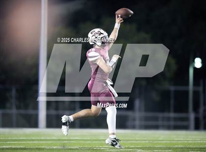 Thumbnail 3 in Calallen vs La Vernia (UIL 4A D1 Football Regional) photogallery.