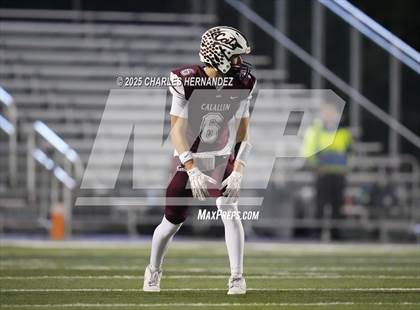 Thumbnail 1 in Calallen vs La Vernia (UIL 4A D1 Football Regional) photogallery.