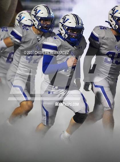 Thumbnail 2 in Calallen vs La Vernia (UIL 4A D1 Football Regional) photogallery.