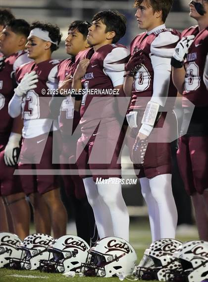 Thumbnail 2 in Calallen vs La Vernia (UIL 4A D1 Football Regional) photogallery.