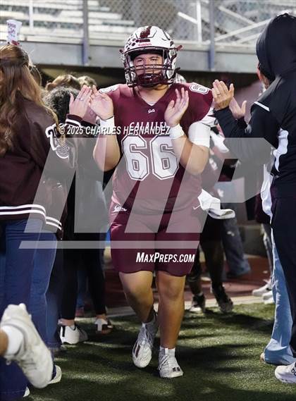 Thumbnail 3 in Calallen vs La Vernia (UIL 4A D1 Football Regional) photogallery.