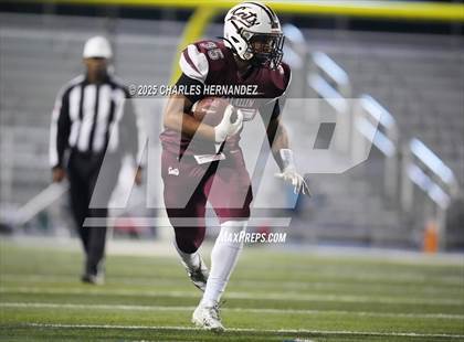 Thumbnail 3 in Calallen vs La Vernia (UIL 4A D1 Football Regional) photogallery.
