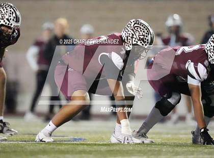 Thumbnail 3 in Calallen vs La Vernia (UIL 4A D1 Football Regional) photogallery.