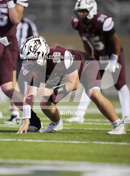 Thumbnail 3 in Calallen vs La Vernia (UIL 4A D1 Football Regional) photogallery.