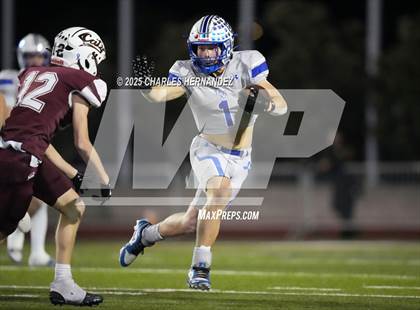 Thumbnail 2 in Calallen vs La Vernia (UIL 4A D1 Football Regional) photogallery.