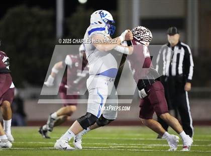 Thumbnail 2 in Calallen vs La Vernia (UIL 4A D1 Football Regional) photogallery.