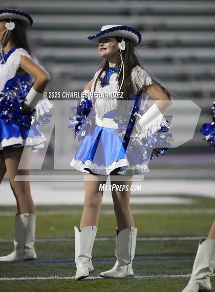 Thumbnail 2 in Calallen vs La Vernia (UIL 4A D1 Football Regional) photogallery.