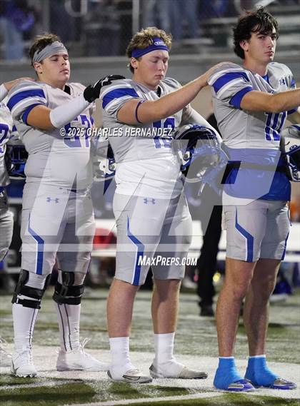 Thumbnail 2 in Calallen vs La Vernia (UIL 4A D1 Football Regional) photogallery.