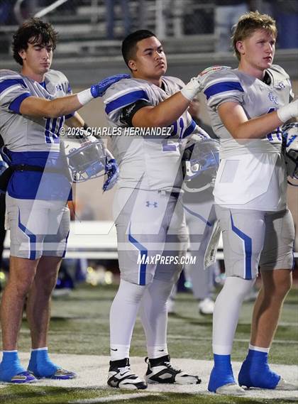 Thumbnail 3 in Calallen vs La Vernia (UIL 4A D1 Football Regional) photogallery.