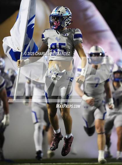 Thumbnail 3 in Calallen vs La Vernia (UIL 4A D1 Football Regional) photogallery.
