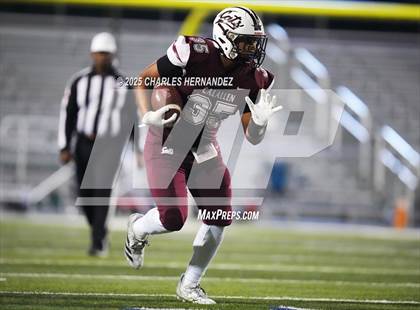 Thumbnail 2 in Calallen vs La Vernia (UIL 4A D1 Football Regional) photogallery.
