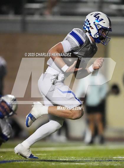 Thumbnail 3 in Calallen vs La Vernia (UIL 4A D1 Football Regional) photogallery.