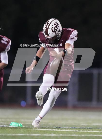 Thumbnail 1 in Calallen vs La Vernia (UIL 4A D1 Football Regional) photogallery.