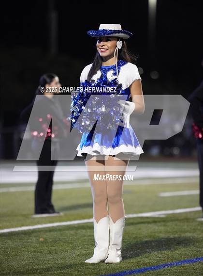 Thumbnail 1 in Calallen vs La Vernia (UIL 4A D1 Football Regional) photogallery.