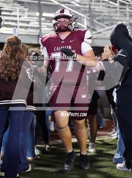 Thumbnail 1 in Calallen vs La Vernia (UIL 4A D1 Football Regional) photogallery.