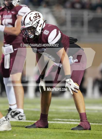Thumbnail 2 in Calallen vs La Vernia (UIL 4A D1 Football Regional) photogallery.
