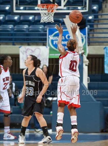 Thumbnail 2 in Mount Miguel vs West Hills (SDS D2 Final) photogallery.