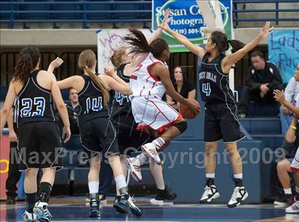 Thumbnail 1 in Mount Miguel vs West Hills (SDS D2 Final) photogallery.