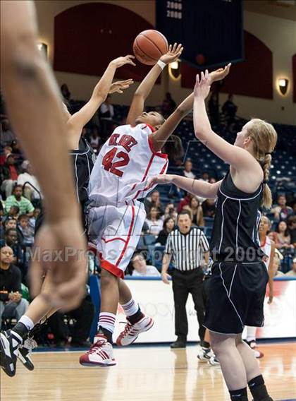 Thumbnail 3 in Mount Miguel vs West Hills (SDS D2 Final) photogallery.