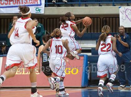 Thumbnail 2 in Mount Miguel vs West Hills (SDS D2 Final) photogallery.