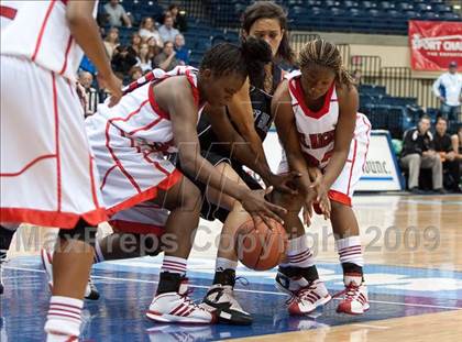 Thumbnail 3 in Mount Miguel vs West Hills (SDS D2 Final) photogallery.