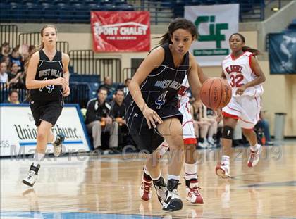Thumbnail 2 in Mount Miguel vs West Hills (SDS D2 Final) photogallery.
