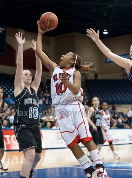 Thumbnail 2 in Mount Miguel vs West Hills (SDS D2 Final) photogallery.