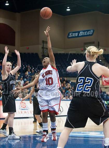 Thumbnail 2 in Mount Miguel vs West Hills (SDS D2 Final) photogallery.