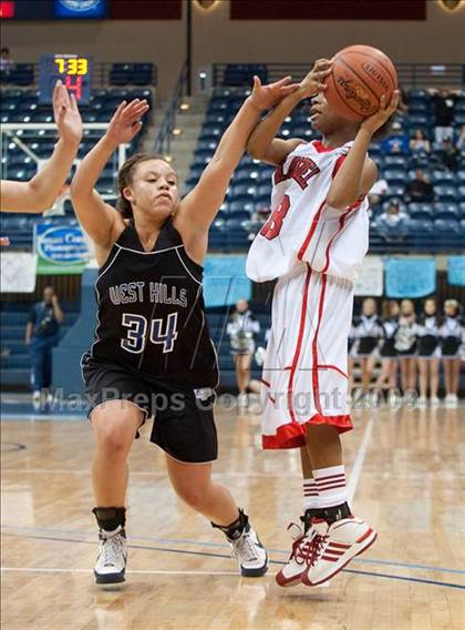Thumbnail 1 in Mount Miguel vs West Hills (SDS D2 Final) photogallery.