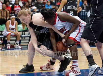 Thumbnail 2 in Mount Miguel vs West Hills (SDS D2 Final) photogallery.