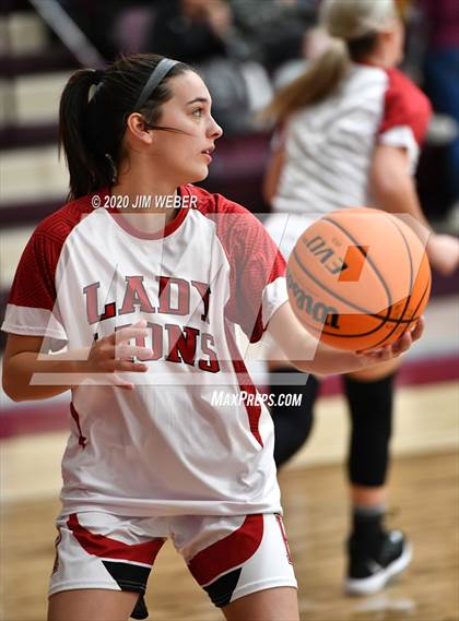 Thumbnail 1 in Howe vs Warner (OSSAA Area II Regional Semifinal)  photogallery.