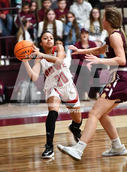 Thumbnail 2 in Howe vs Warner (OSSAA Area II Regional Semifinal)  photogallery.