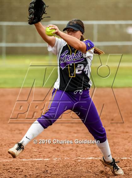 Thumbnail 2 in Valencia vs. Amador Valley photogallery.