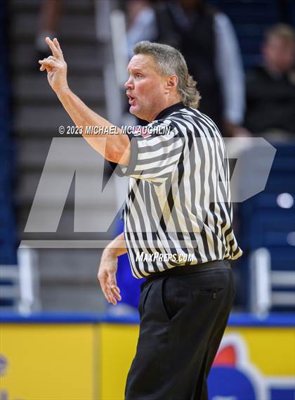 Thumbnail 2 in Center Moriches vs Locust Valley (NYSPHSAA Class B Sub Regional LIC) photogallery.