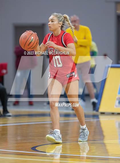 Thumbnail 3 in Center Moriches vs Locust Valley (NYSPHSAA Class B Sub Regional LIC) photogallery.