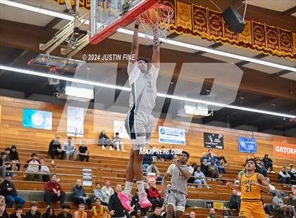 Thumbnail 3 in Georgetown Prep vs. St. Xavier (Torrey Pines Holiday Classic) photogallery.