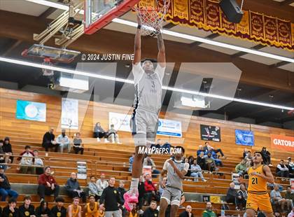 Thumbnail 2 in Georgetown Prep vs. St. Xavier (Torrey Pines Holiday Classic) photogallery.