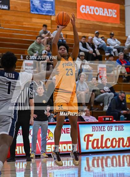 Thumbnail 2 in Georgetown Prep vs. St. Xavier (Torrey Pines Holiday Classic) photogallery.